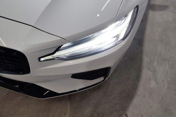 Used Volvo S60 2021 T4 Zhiyuan Sport Edition Left Front Headlight