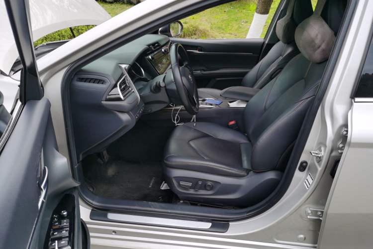 Used Toyota Camry 2019 2.5G Luxury Edition China V Standard Driver Seat