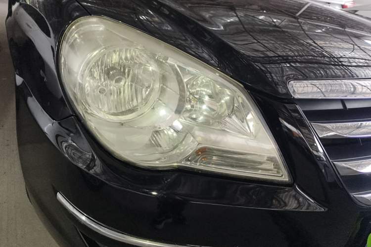 Used Hyundai MoInca 2009 1.8L Manual Luxury Edition GL Right Front Headlight