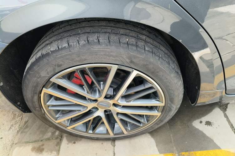 Used Geely Auto Preface 2021 Revised Version 2.0TD Luxury Edition Right Rear Wheel Hub