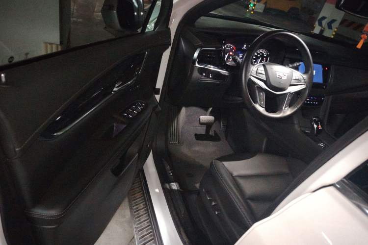 Used Cadillac XT5 2022 2.0T Two-Wheel Drive Luxury Version Driver Seat