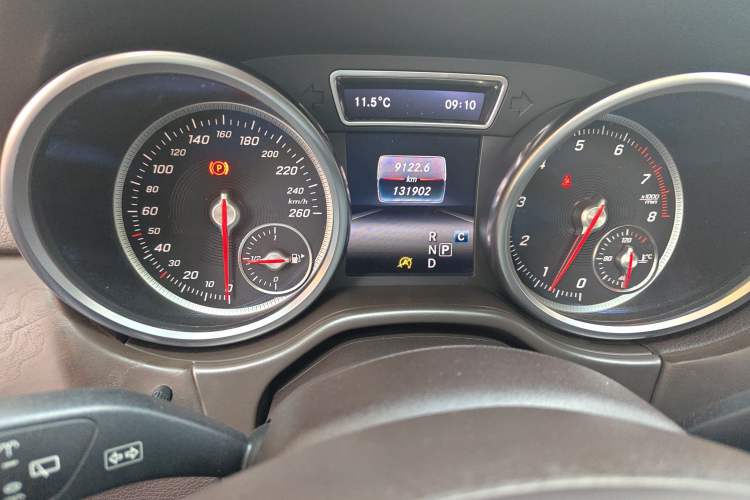 Used Mercedes-Benz GLE 2016 GLE 320 4MATIC Dynamic Edition Odometer Close Up