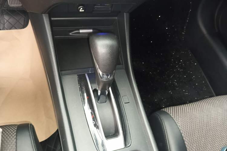 Used Honda Jade 2017 1.8L automatic Comfort version 5 seats
