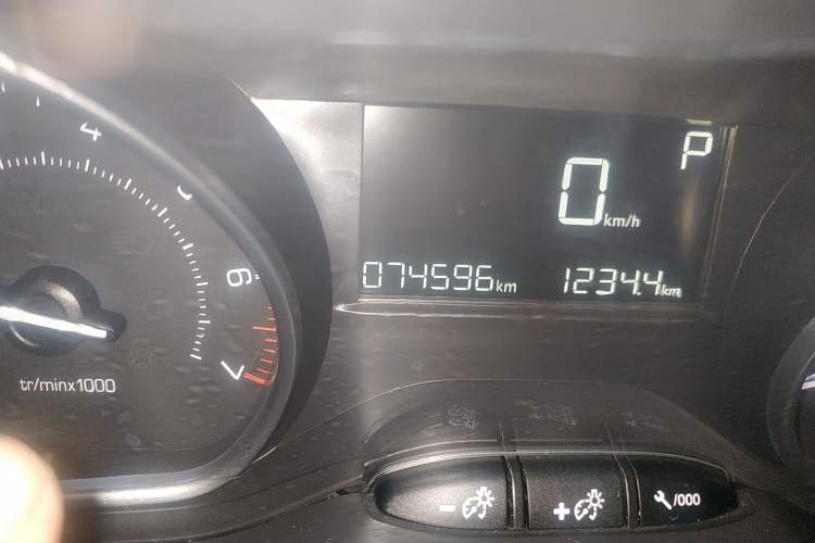 Used Peugeot 2008 2014 1.6L Automatic Fashion Edition Odometer Close Up