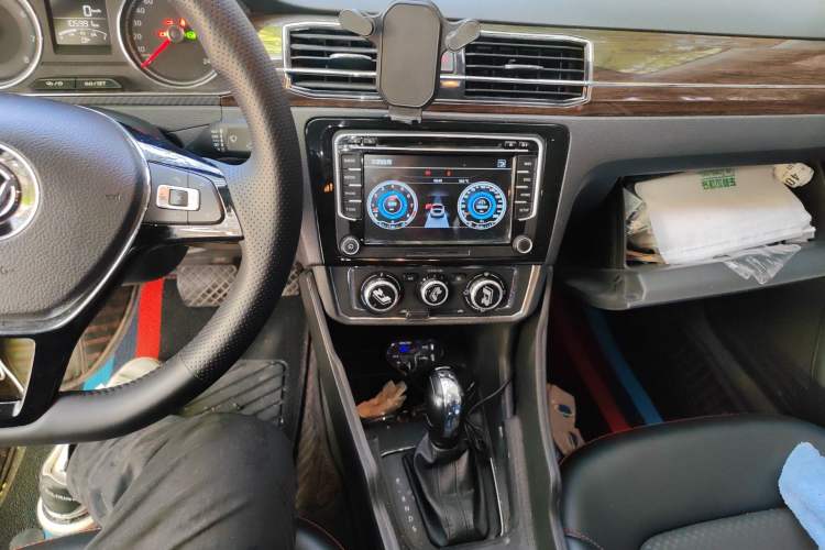 Used Volkswagen Santana 2017 Haval H9 1.6L Automatic Comfort Edition
