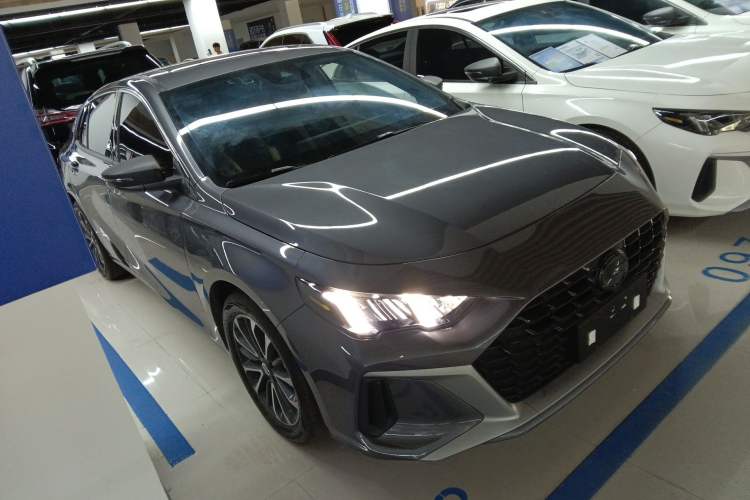 Used GAC Trumpchi EMPOW 2023 Shadow Leopard H High-Energy Hybrid Edition Front Right 45 Deg