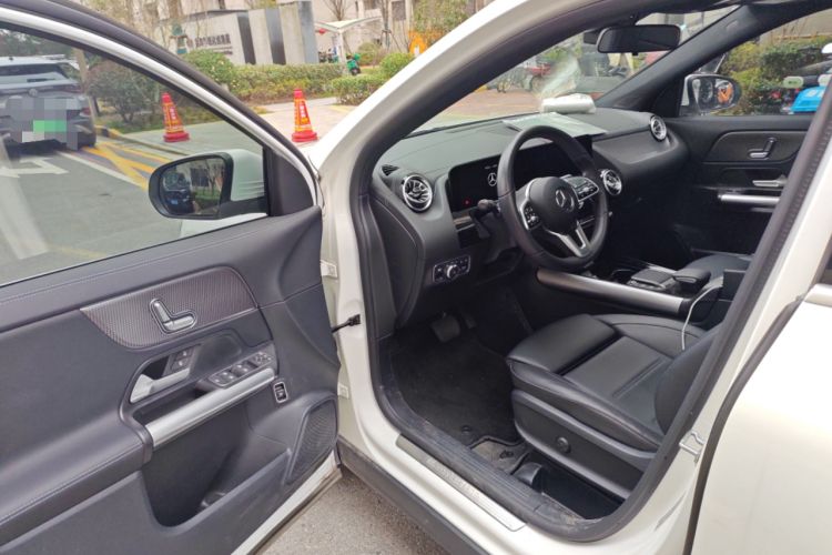 Used Mercedes-Benz GLA 2023 GLA 220 Driver Seat