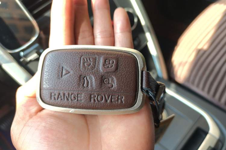 Used Land Rover Discovery Sport 2018 240 PS SE Version
