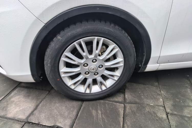 Used CHANGAN Eado 2013 1.6L Automatic ZhiKu Model China IV Standard Left Front Wheel Hub