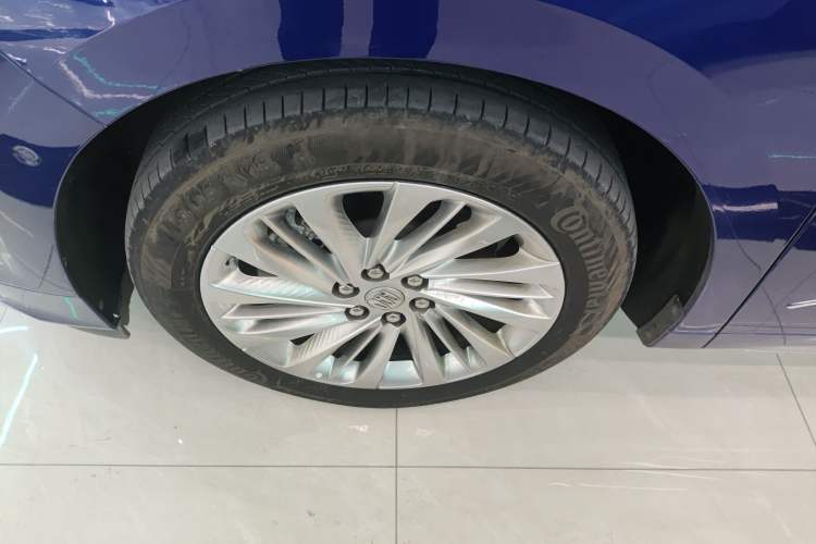 Used Buick Century 2023 2.0T Six-Seater Yinshi Edition
