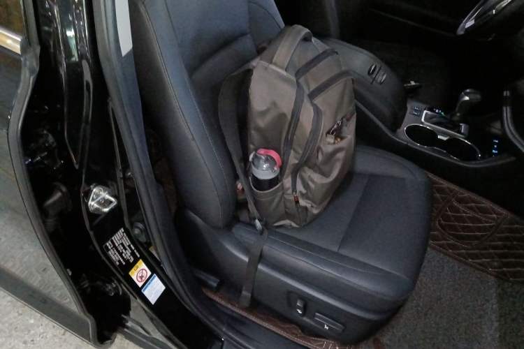 Used Toyota Highlander 2018 2.0T Four-Wheel Drive Prestige Version 7 Seats China VI Standard Right Front Seat