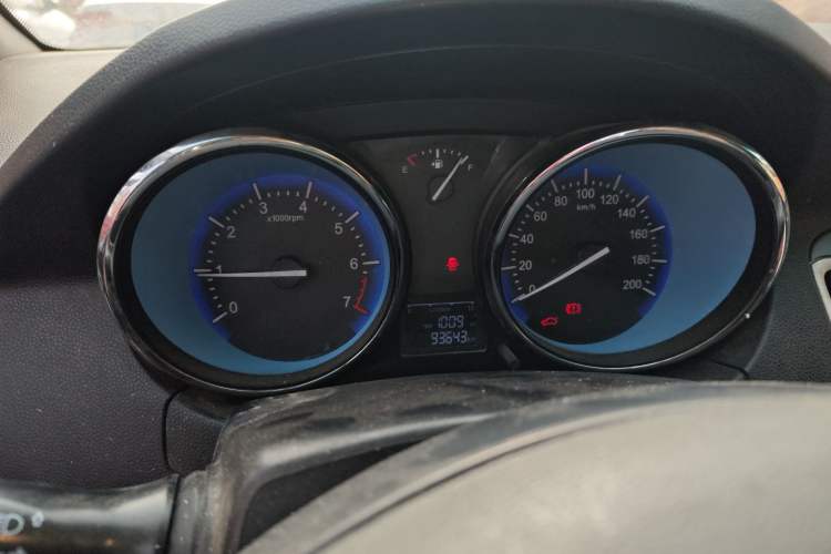 Used Cowin C3 2015 1.5L Manual Gold Diamond Edition