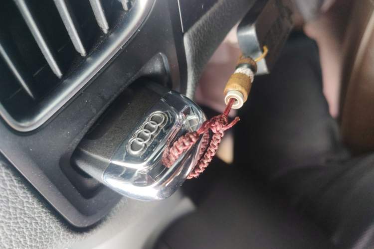 Used Audi Q5 2017 Plus 40 TFSI Ambition Model Vehicle Key