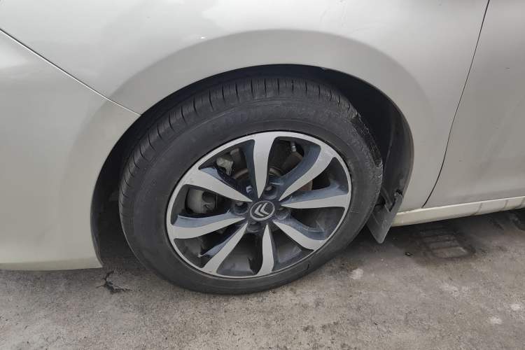 Used Citroen C4 Sega 2016 1.6L Automatic Luxury Model Left Front Wheel Hub