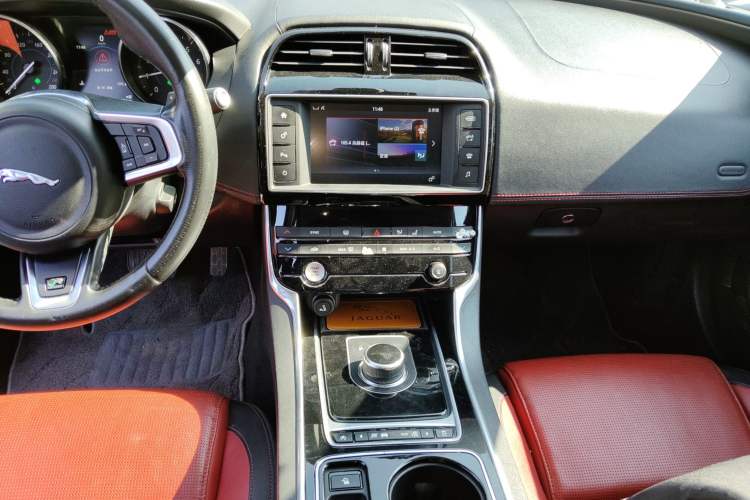 Used Jaguar XE 2017 2.0T 200 PS R-Sport