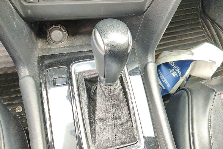 Used Mazda 3 Axela 2017 Hatchback 1.5L Automatic Luxury Model Emission Standard China V Gear Lever