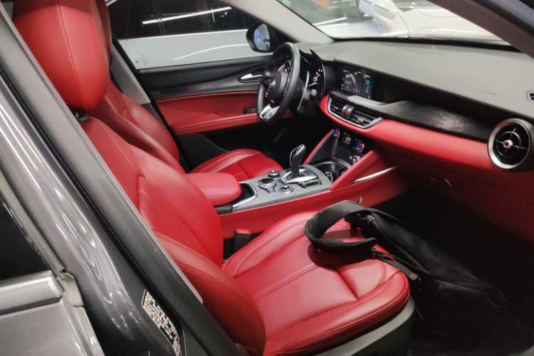 Used Alfa Romeo Stelvio 2021 2.0T 280HP Luxury Edition
