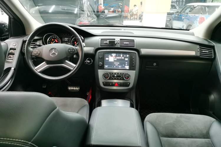 Used Mercedes-Benz R-Class 2014 R 320 4MATIC Business Model
