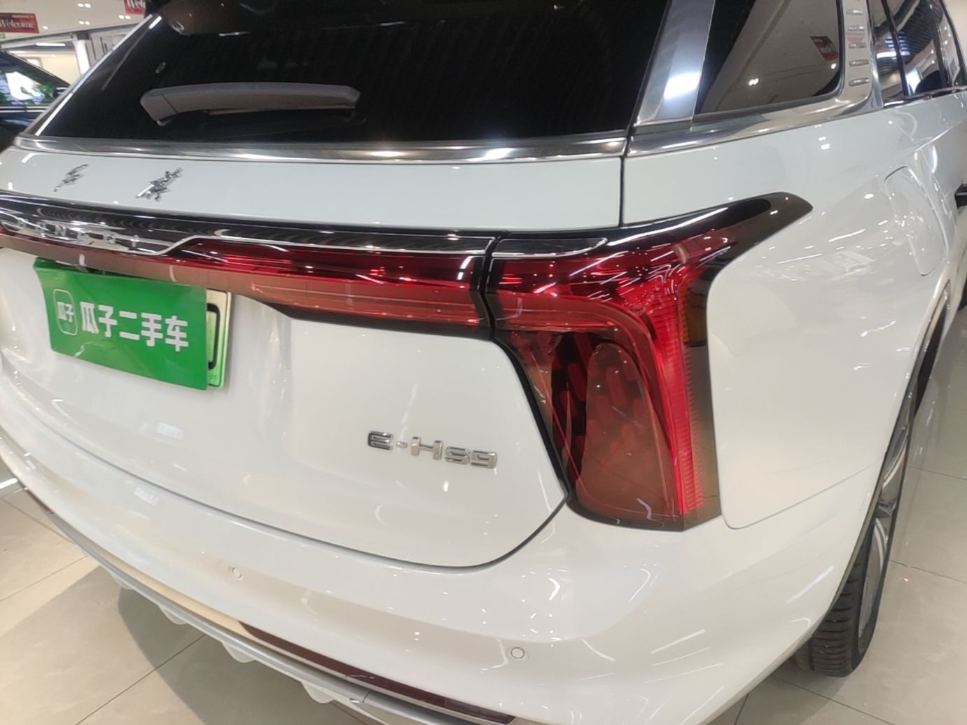 Hongqi E-HS9 2022 690 km Range Flagship Edition Six Seats — снимка 9