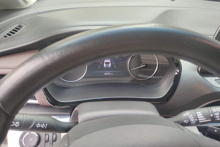 Used Buick GL8 2021 Land Cruiser Executive Class 652T Luxury Model