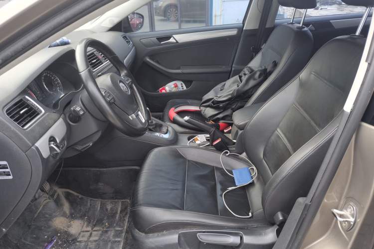 Used Volkswagen Sagitar 2014 Revised Version 1.4TSI Automatic Luxury Edition Left Front Seat