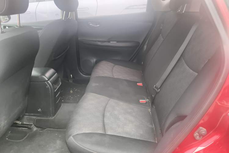 Used Nissan Tiida 2016 1.6L CVT Cool Dynamic Edition