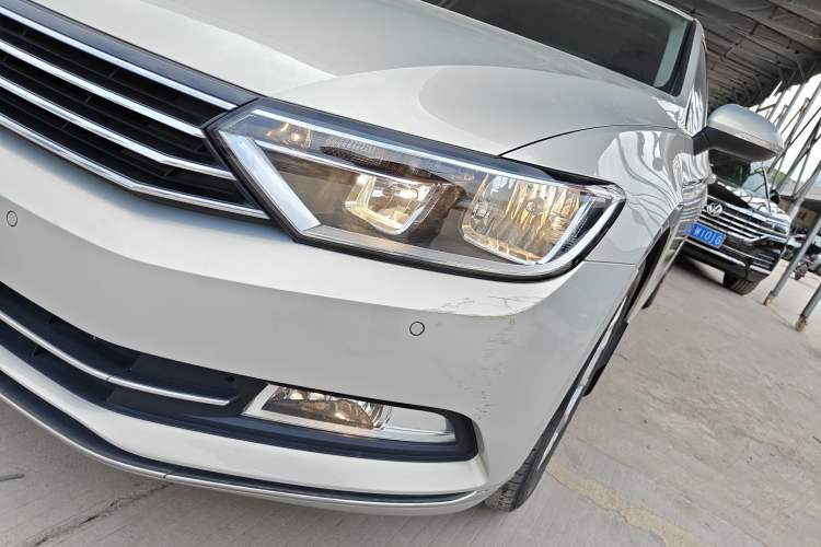 Used Volkswagen Magotan 2017 330TSI DSG Leading Model
