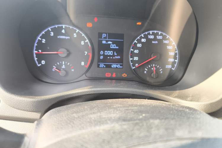 Used Hyundai Verna (new generation) 2016 1.4L Automatic Cool Edition GLS Odometer Close Up