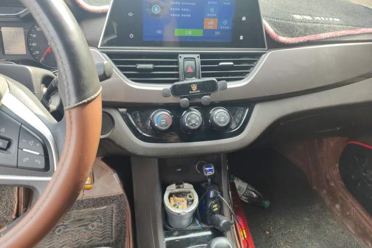 Used Baojun 310W 2017 1.5L Manual Fashion Model China V
