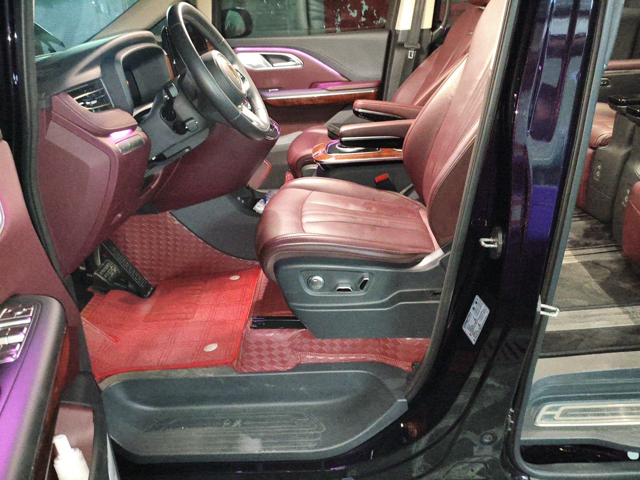 Hongqi HQ9 2023 2.0T Smart Connect Flagship Edition - Chinese Trim Chang — снимка 15