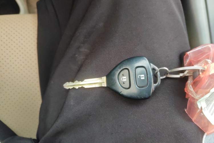 Used Toyota RAV4 2011 2.0L Automatic Luxury Edition Vehicle Key
