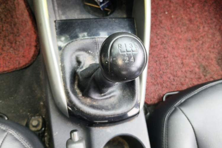 Used Kia Forte 2014 1.6L MT GL Gear Lever