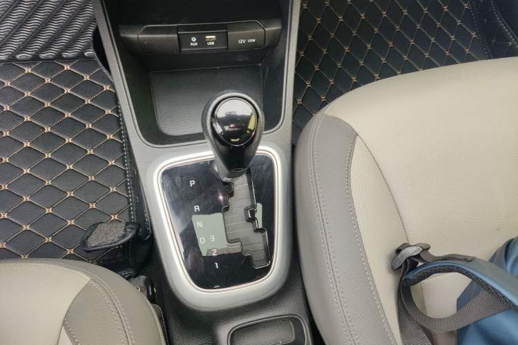 Used Kia Pegas 2020 Revised Version 1.4L Automatic Elite Connect Edition Gear Lever
