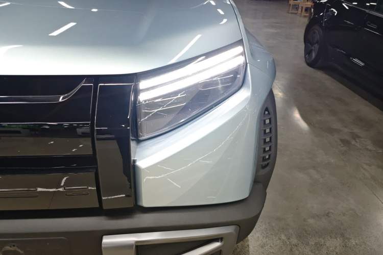 Used Formula Leopard Titanium 3 2025 501KM All-Wheel Drive Intelligent Driving Ultra Version
