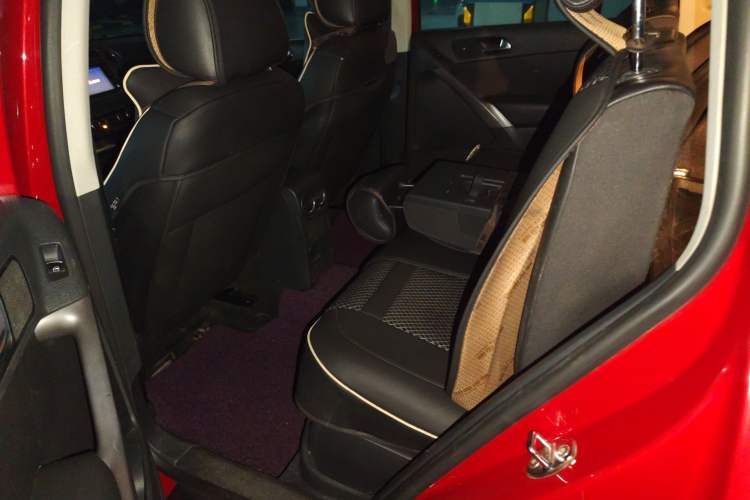 Used Volkswagen Tiguan 2012 1.8TSI Automatic Two-Wheel Drive Elite Edition Left Rear Seat