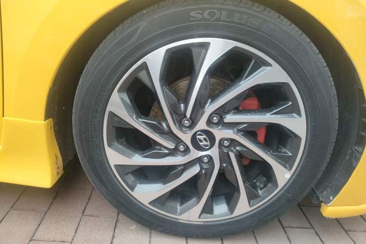 Used Hyundai Elantra (6th Generation / Lingdong) 2019 1.5L CVT ZhiXuan – Elite Version Right Front Wheel Hub