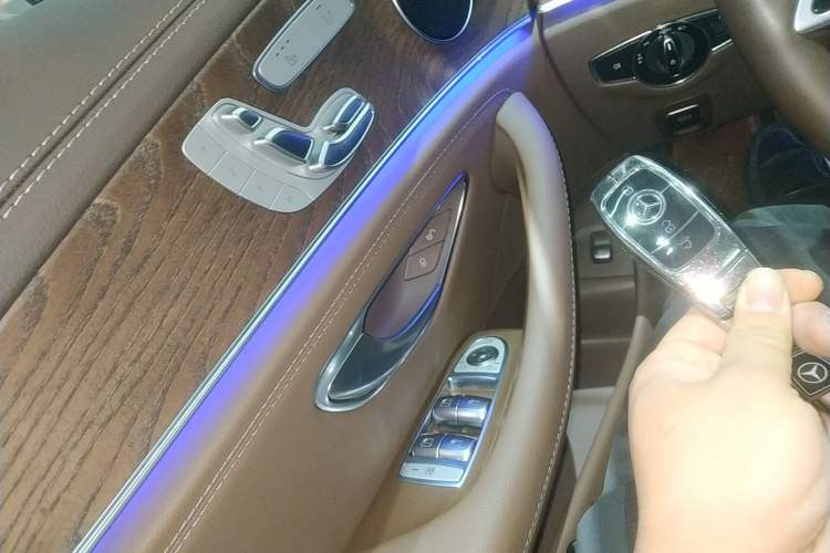 Used Mercedes-Benz E-Class 2023 Updated E 300 L Fashion Edition
