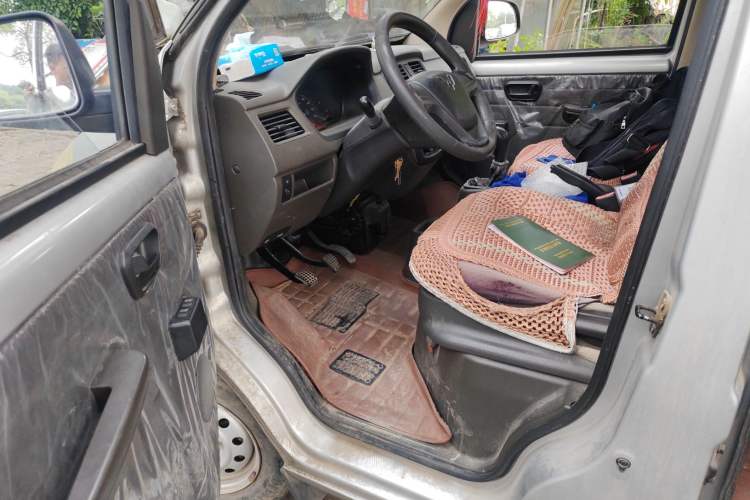 Used Wuling Rongguang 2014 1.2L S Base Model Driver Seat