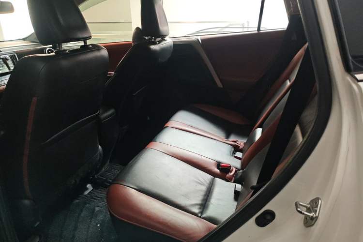 Used Toyota RAV4 2015 2.5L Automatic 4x4 Elite Edition Left Rear Seat