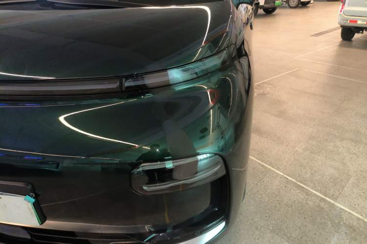 Used Geely Galaxy LEVC L380 2024 140-Degree 6-Seater All-Wheel-Drive Ultra