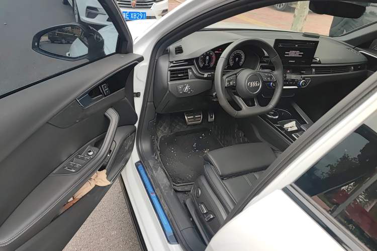 Used Audi A4L 2024 40 TFSI Luxury Dynamic Edition Driver Seat