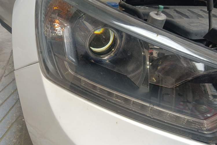 Used Dongfeng Aeolus AX7 2015 2.0L Manual Zhiyi Trim Right Front Headlight