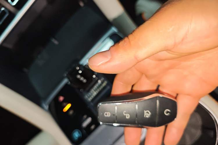 Used BYD Song PLUS New Energy 2024 HONOR Edition DM-i 150km Flagship PLUS Vehicle Key