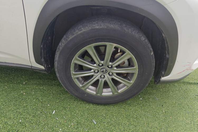 Used Lexus NX 2020 200 Front-Wheel Drive Freeline Edition China VI Standard Right Front Wheel Hub