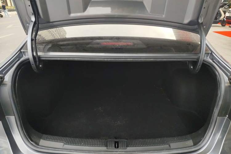 Used Roewe i5 2021 Revised Version 1.5L CVT Diamond Edition
