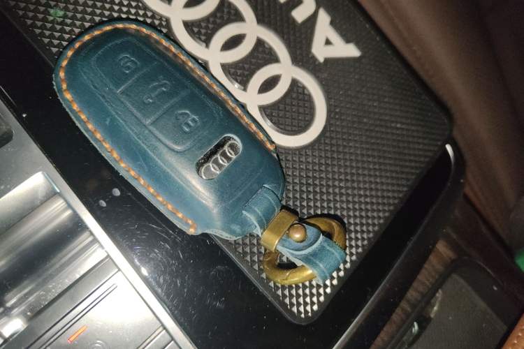 Used Audi Q7 2020 55 TFSI quattro S line sports model Vehicle Key