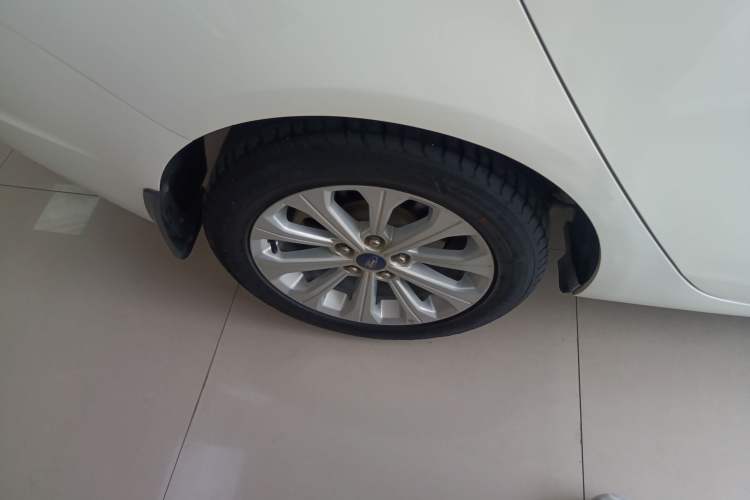 Used Ford Escort 2015 1.5L Automatic Fashion Model