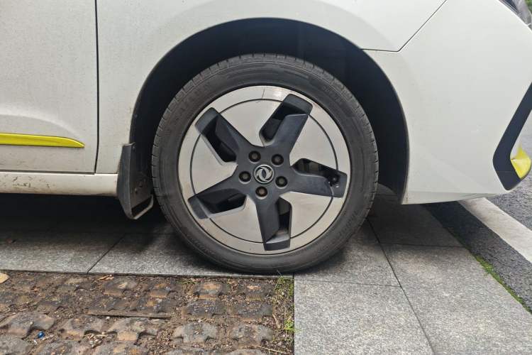 Used Dongfeng Aeolus E70 2023 PRO Smart Drive Edition Right Front Wheel Hub