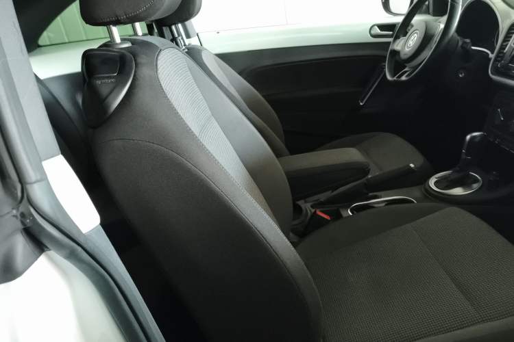 Used Volkswagen Beetle 2015 180TSI model
