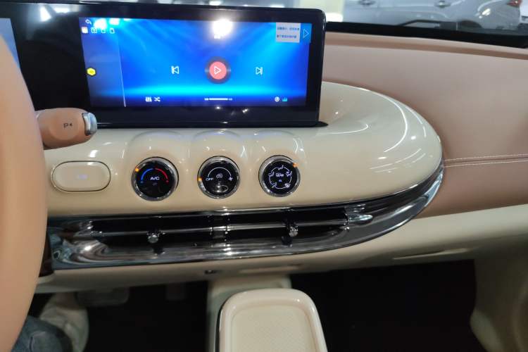 Used Wuling Bingo 2025 333 km Enjoyment Version Audio And AC Panel